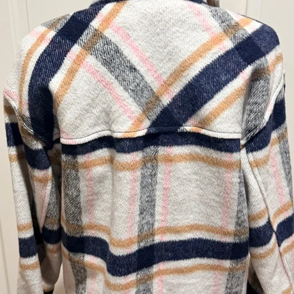 Ashley By 26 Outerwear Plaid Shacket Jacket - Picture 9 of 11